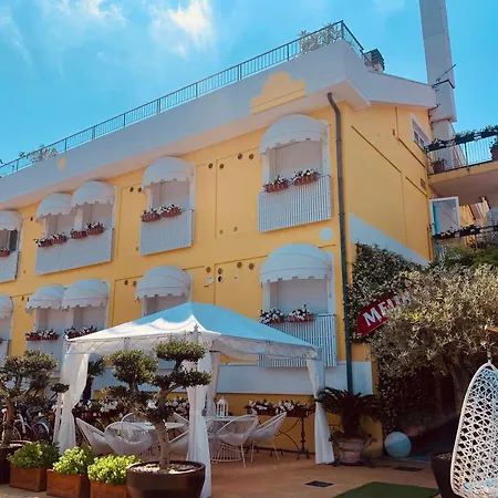 호텔 Meuble Tripoli 3*