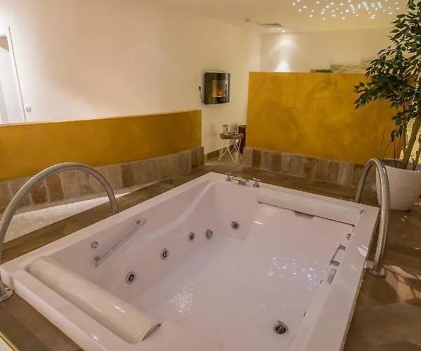 Meuble Tripoli Szálloda