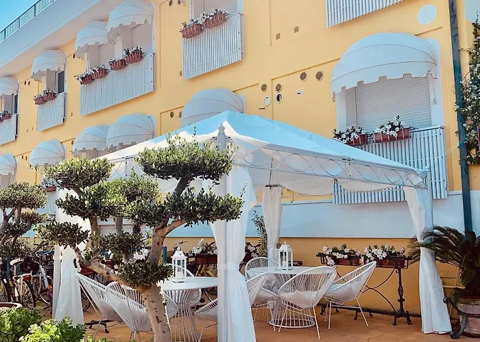 Meuble Tripoli Szálloda Grado